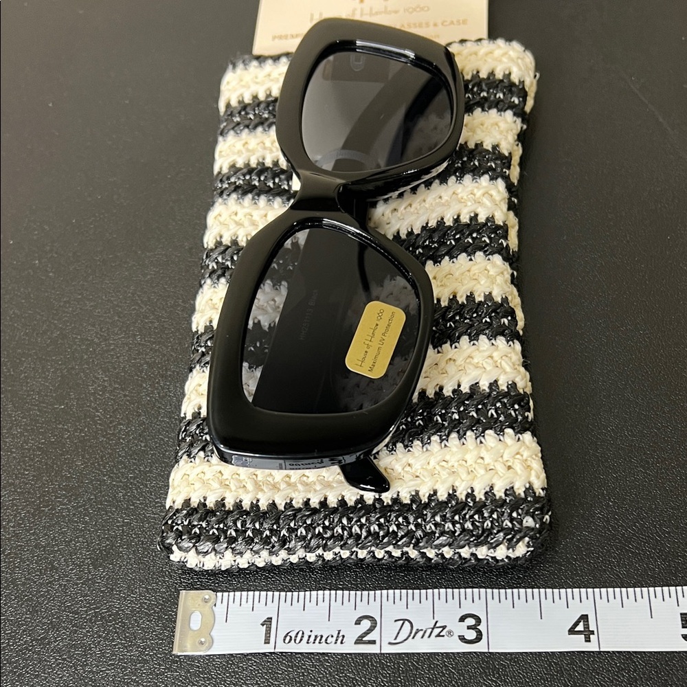 House of Harlow 1960 | Sunglasses with Case - Picture 8 of 10
